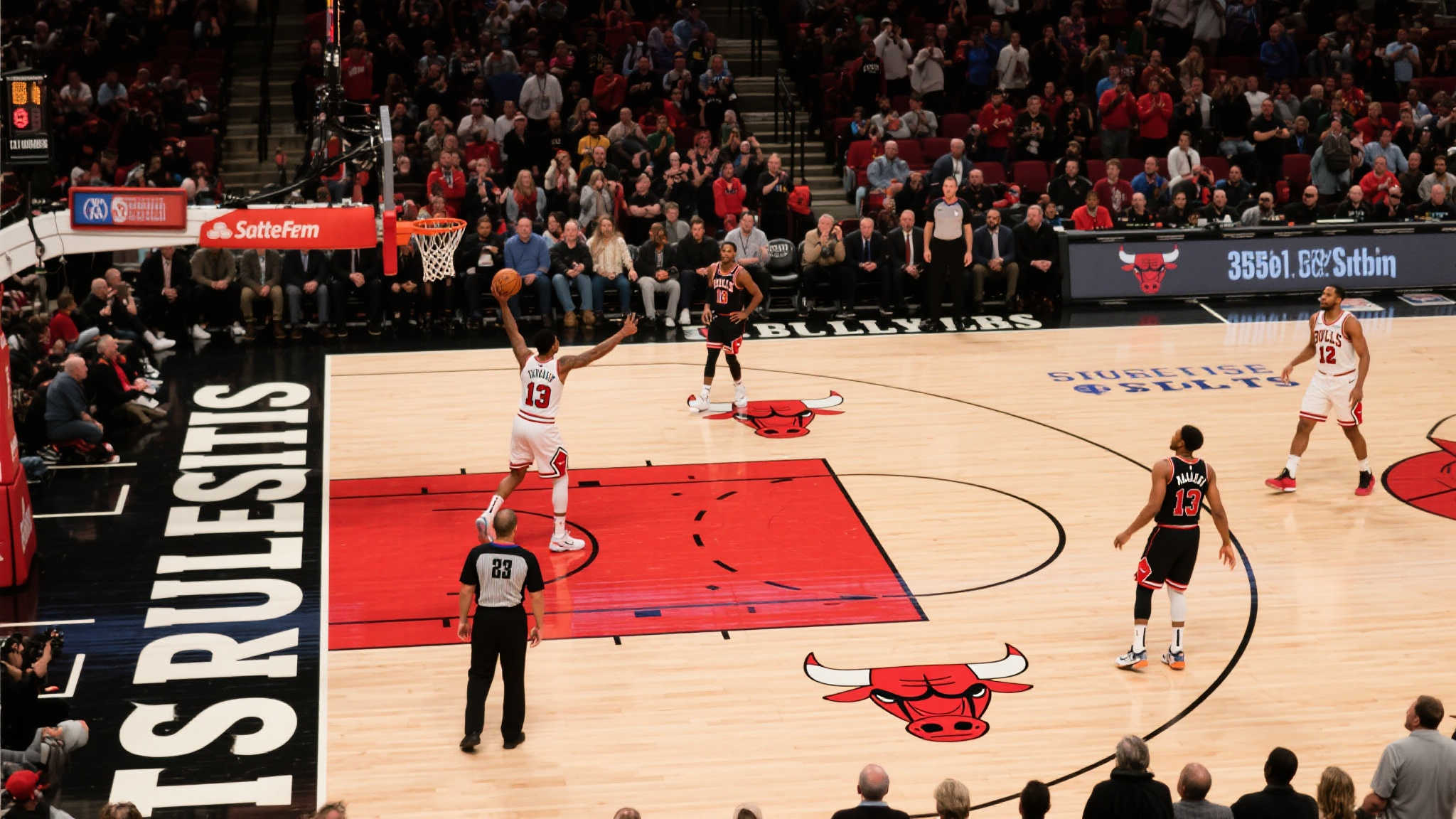 同是关键时刻逆天改命，麦迪35秒13分为何家喻户晓，而穆雷32秒12分却鲜有人知？